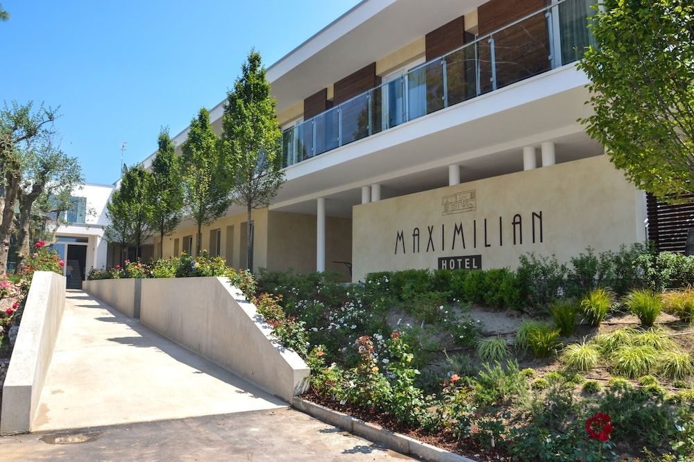 undefined Hotel Maximilian 9