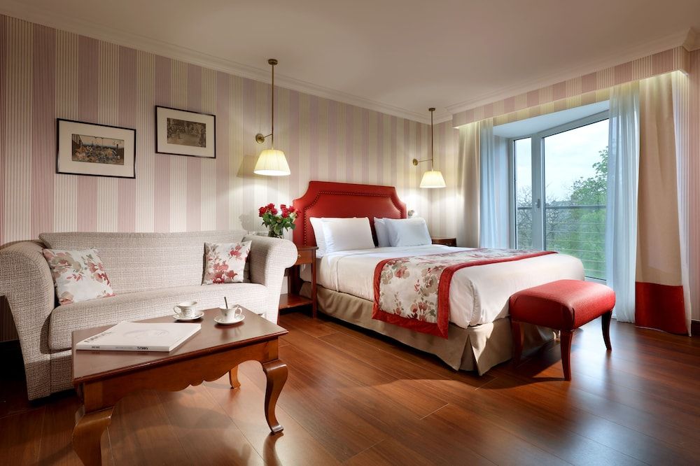 Eurostars Montgomery Deluxe Single Room 4