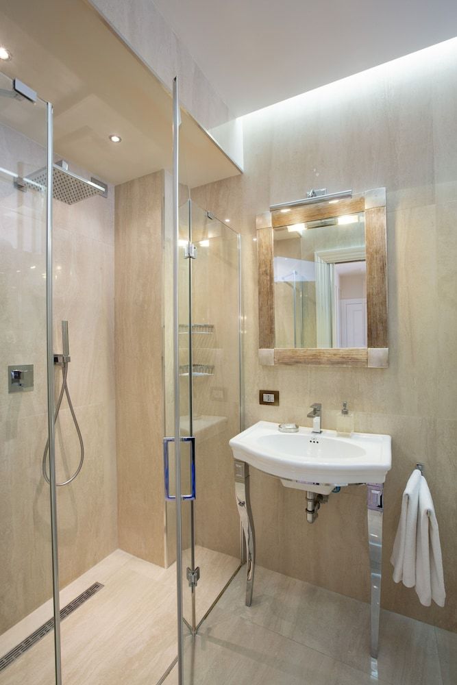 Luxury Suite Milano Duomo Junior Suite, Kitchenette 6