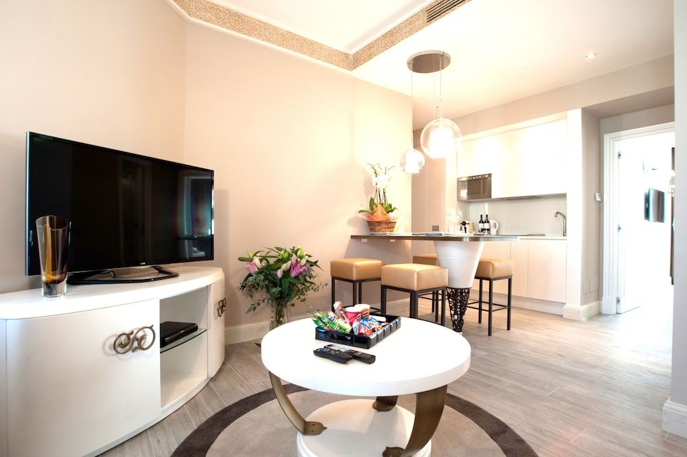 Luxury Suite Milano Duomo Junior Suite, Kitchenette 8