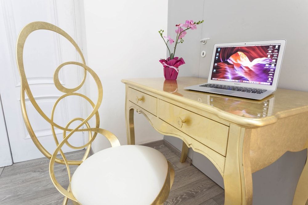 In-Room Business Center