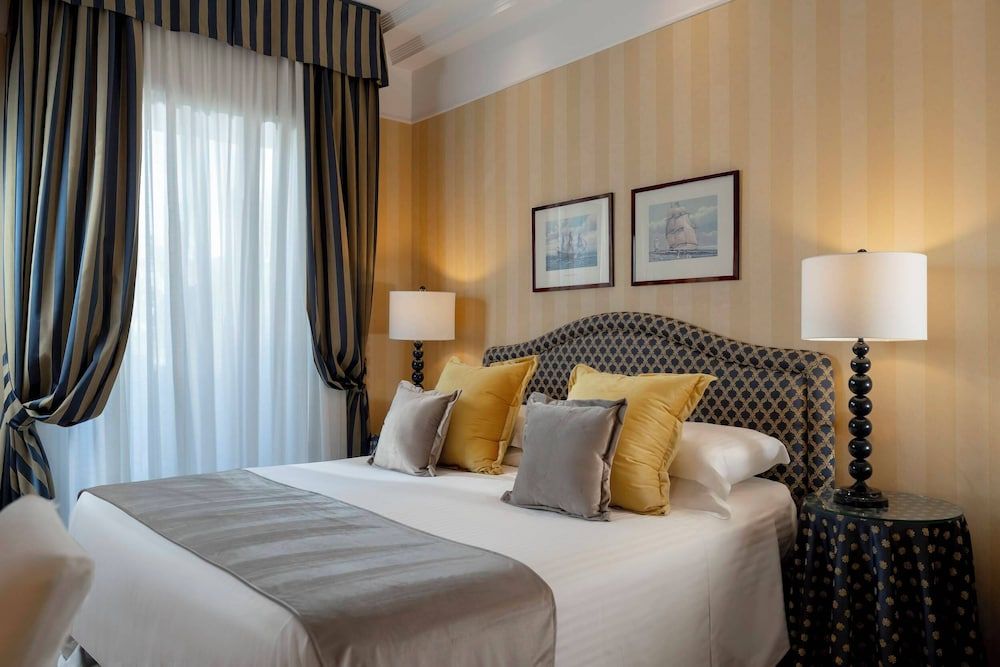 Hotel Lungomare Deluxe Double Room, Sea View 4