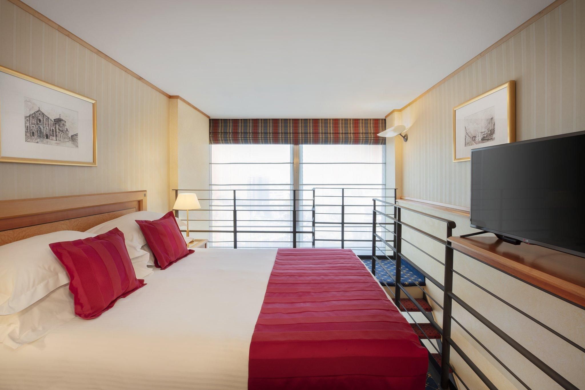 1 Bedroom Duplex Suite