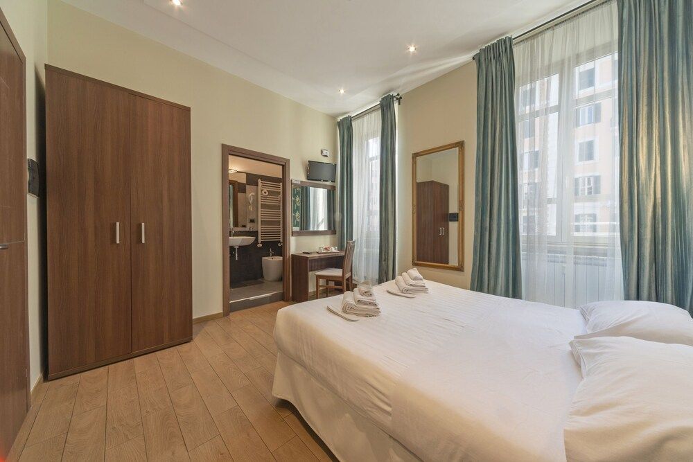 La Grande Bellezza Guesthouse Rome Classic Double Room 6