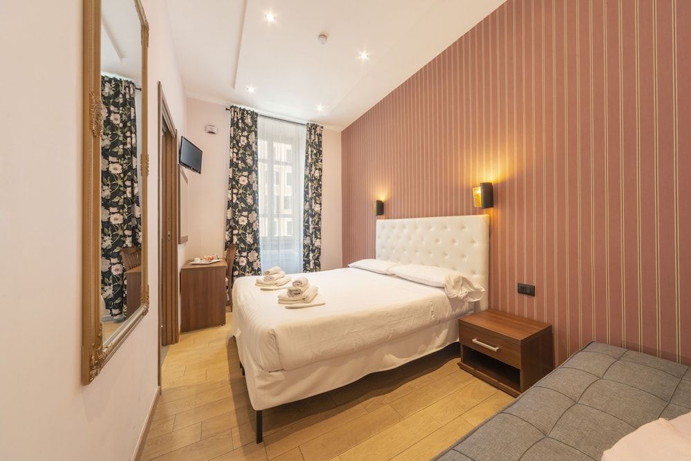 La Grande Bellezza Guesthouse Rome Standard Triple Room, Ensuite 3