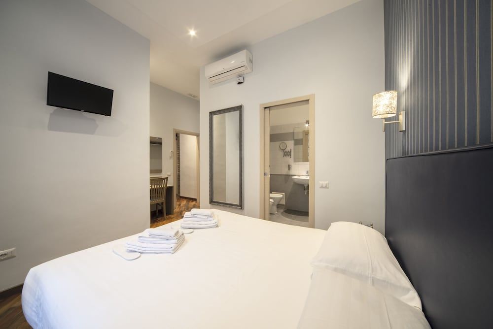 La Grande Bellezza Guesthouse Rome Classic Double Room 4