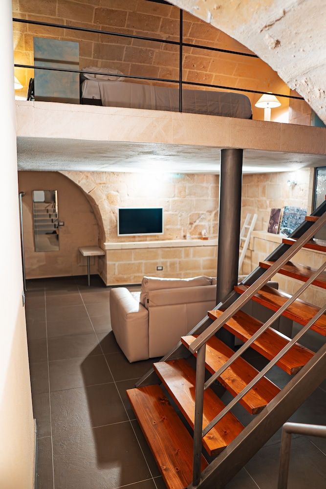 undefined Ai Quarti Sottani 6