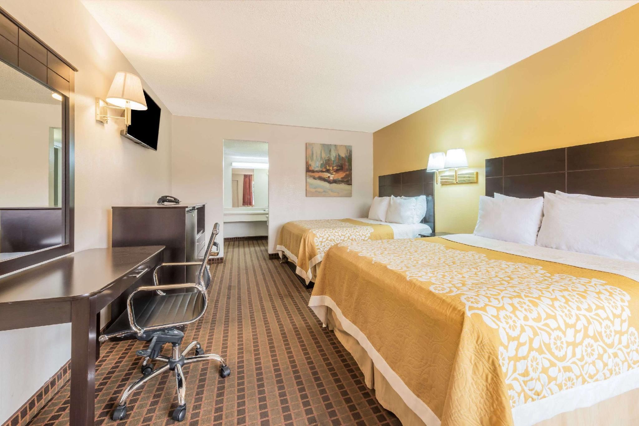 2 Double Beds Smoking