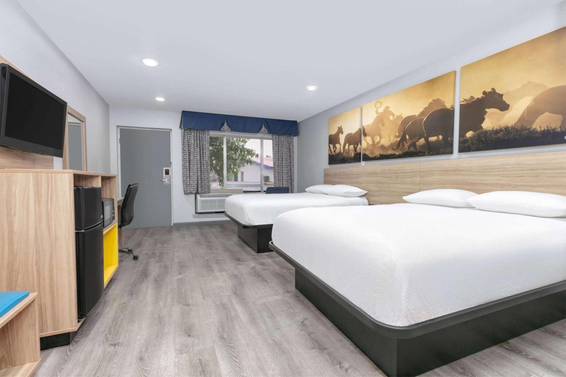2 Double Beds Smoking