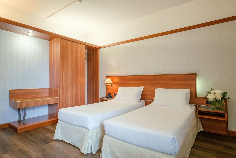 SHG Hotel Bologna Standard Double or Twin Room 3