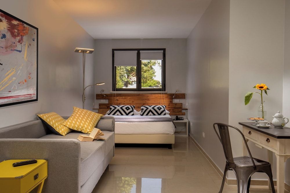 undefined Urban Garden Hotel 4