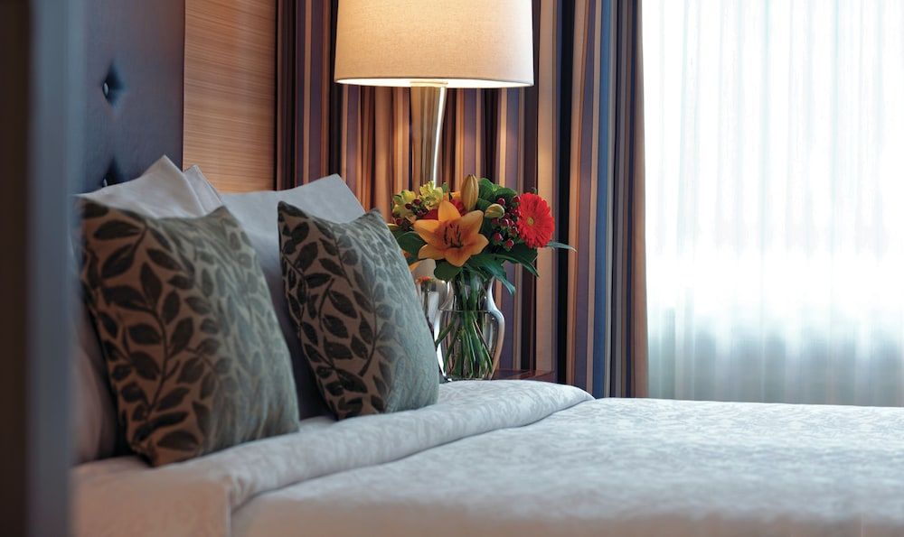 undefined Cambridge Suites Toronto