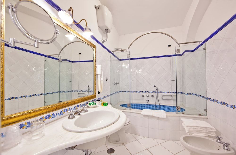 Hotel Villa Brunella Classic Room with Patio and Garden View 4