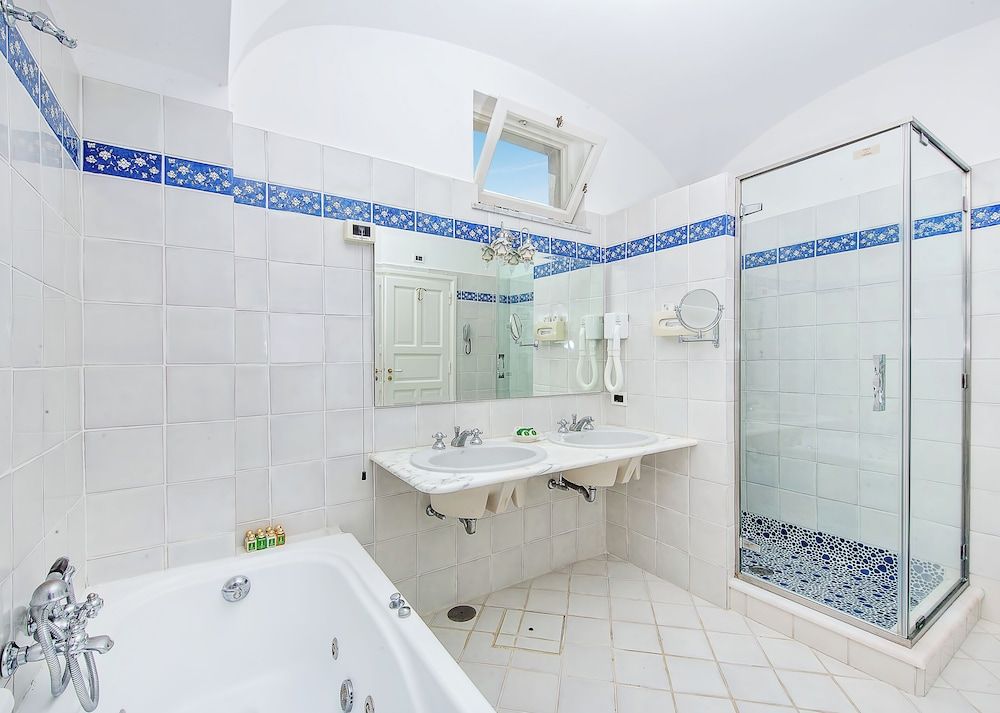 Hotel Villa Brunella Deluxe Junior Suite, Partial Sea View 3