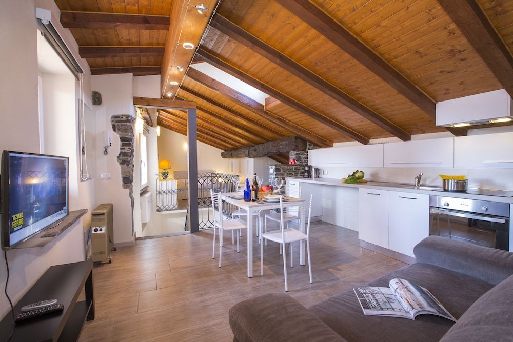 Medioevo in Centro Studio (Attic) 5