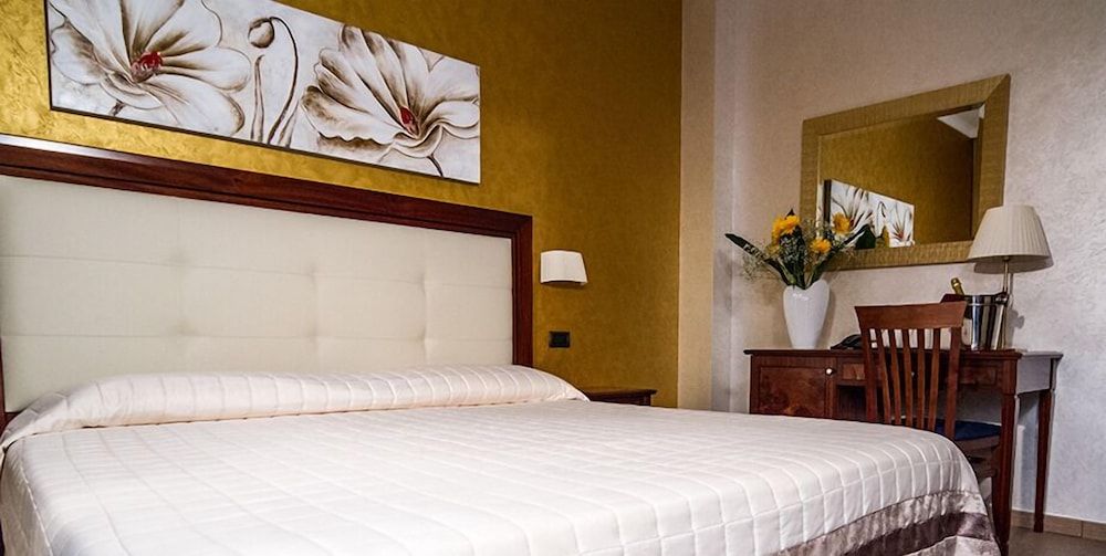 Hotel Flora Junior Suite, 1 Bedroom, Balcony 3