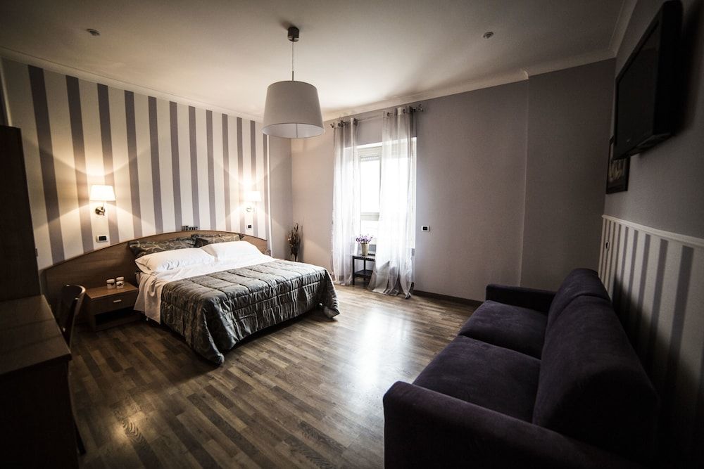 undefined St. Peter Bed in Rome 4