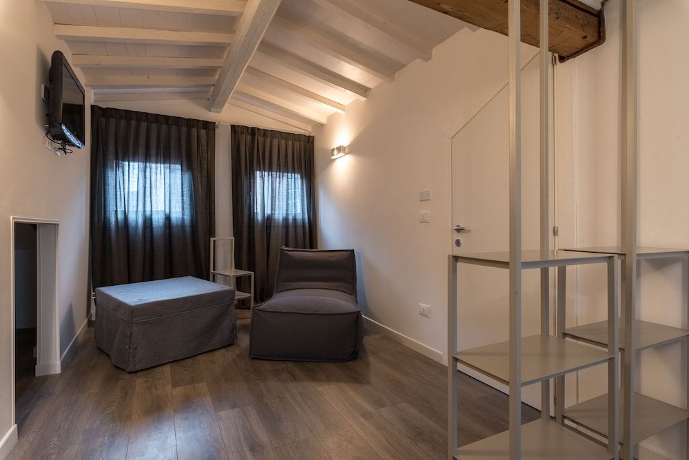 undefined La Loggia della Luna 2