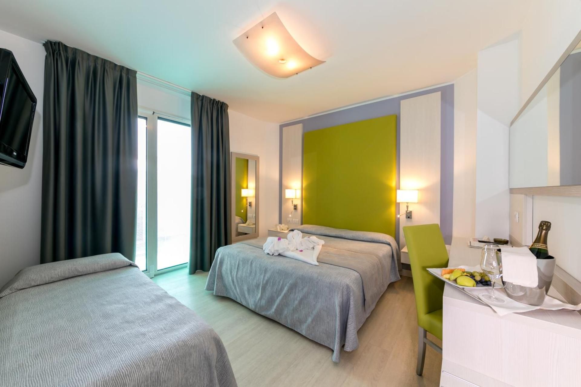 Comfort Triple Room with Beach Package