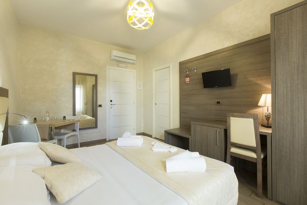 Relais Tiburtina Double or Twin Room, Balcony 3