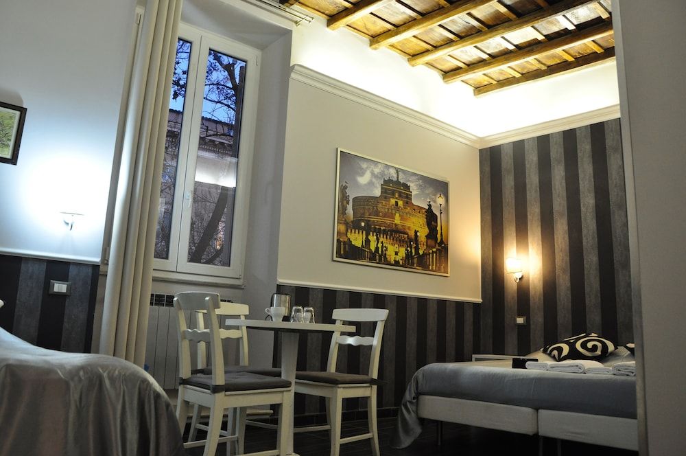 undefined Navona Nice Room