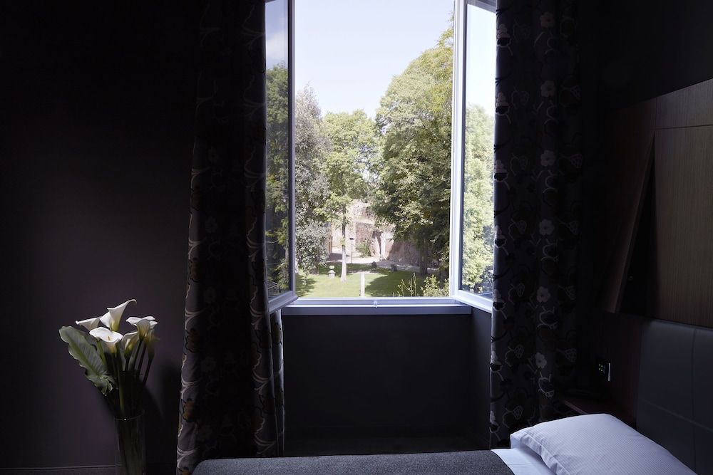 Hotel The Building Classic Double Room 6