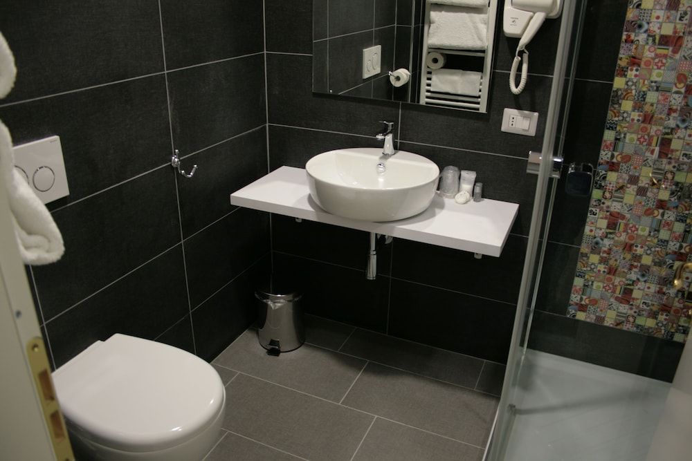 Hotel Magenta Double or Twin Room 22