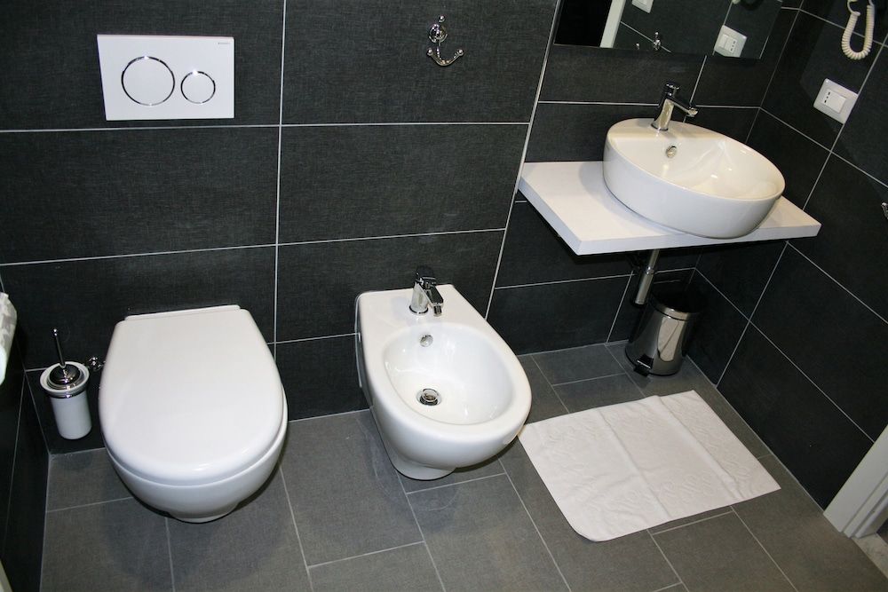 Hotel Magenta Double or Twin Room 10