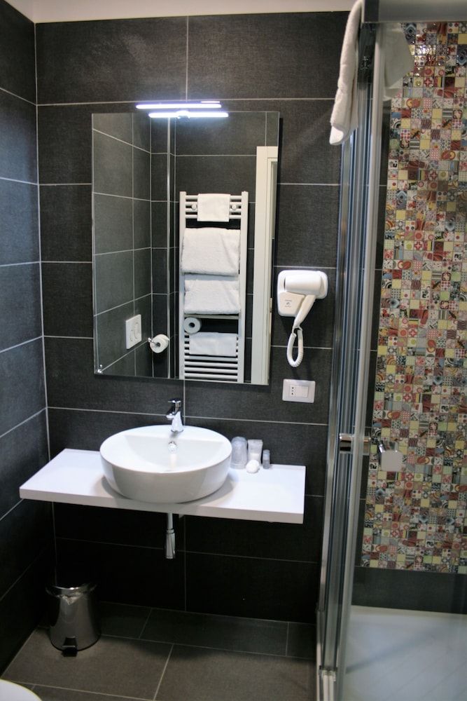 Hotel Magenta Double or Twin Room 19