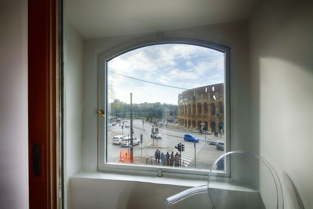 N° 9 Colosseo Double Room (with Coliseum View) 6
