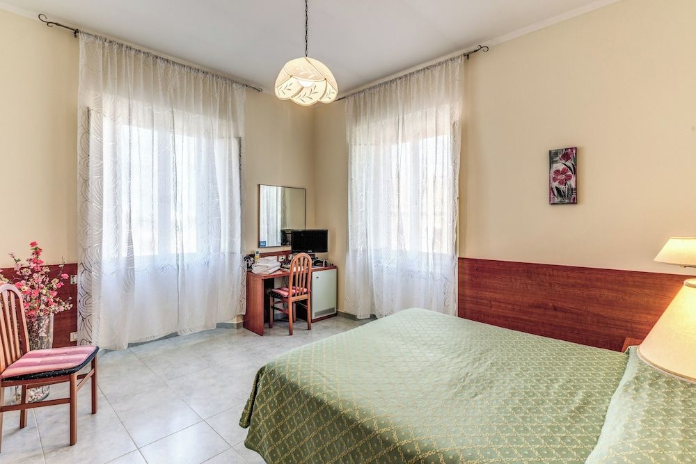 Hotel Katty Double Room 4