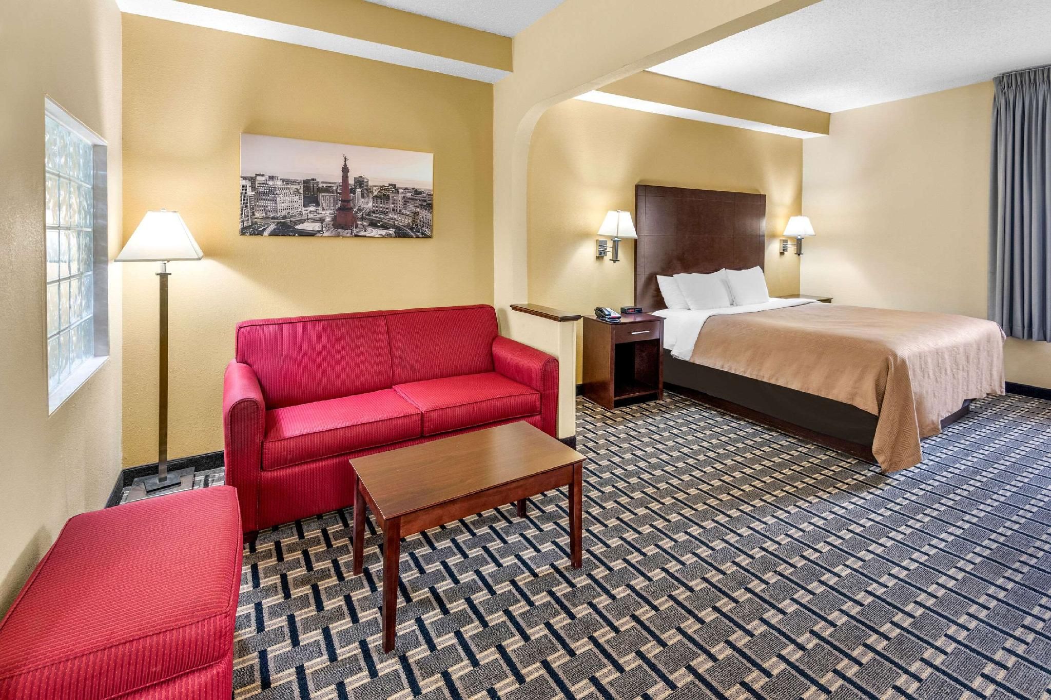 1 King Bed, Suite, Nonsmoking