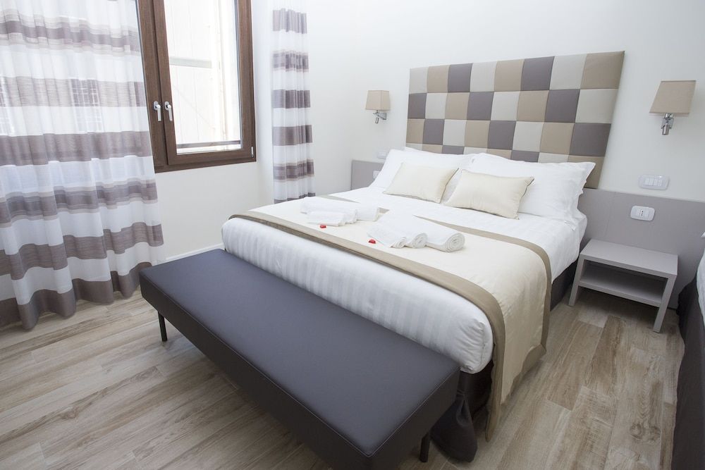 undefined Leonardo Da Vinci Guest House