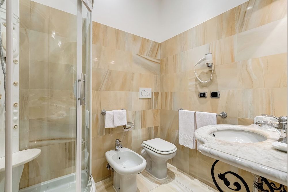 Hotel Cellini Standard Double or Twin Room 3