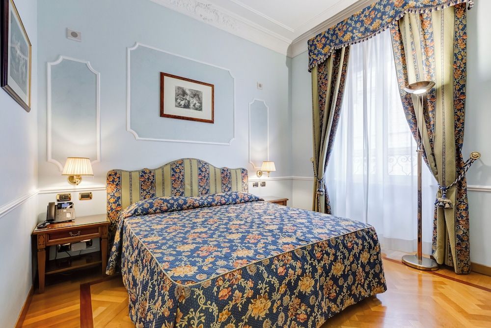 undefined Hotel Cellini 3