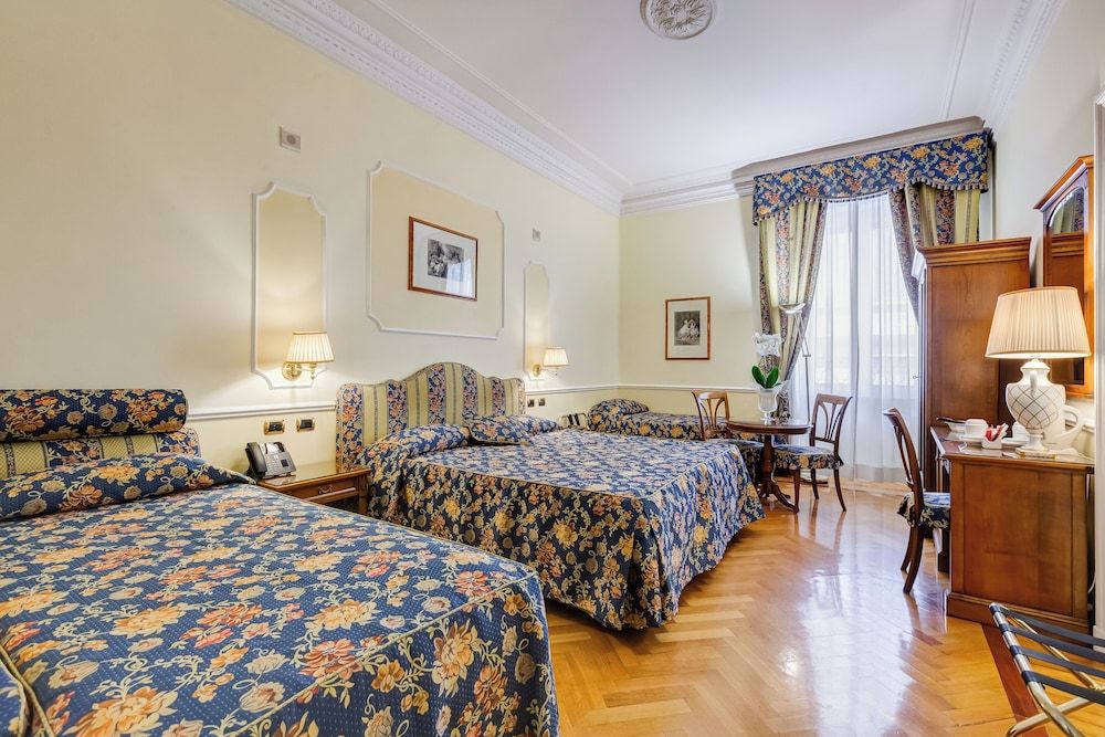 undefined Hotel Cellini 4