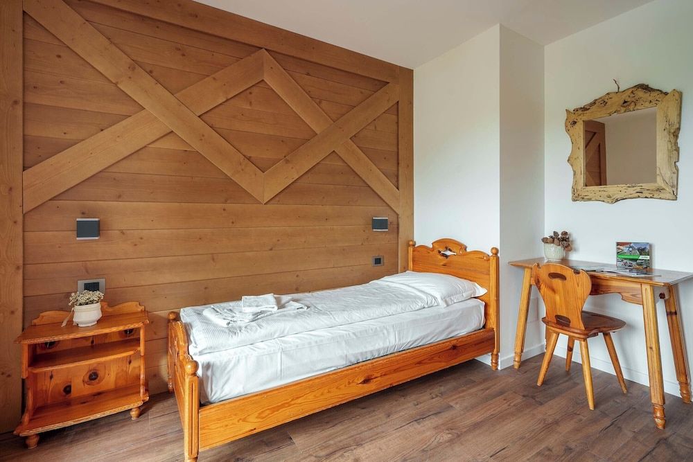 Single Room, Balcony
