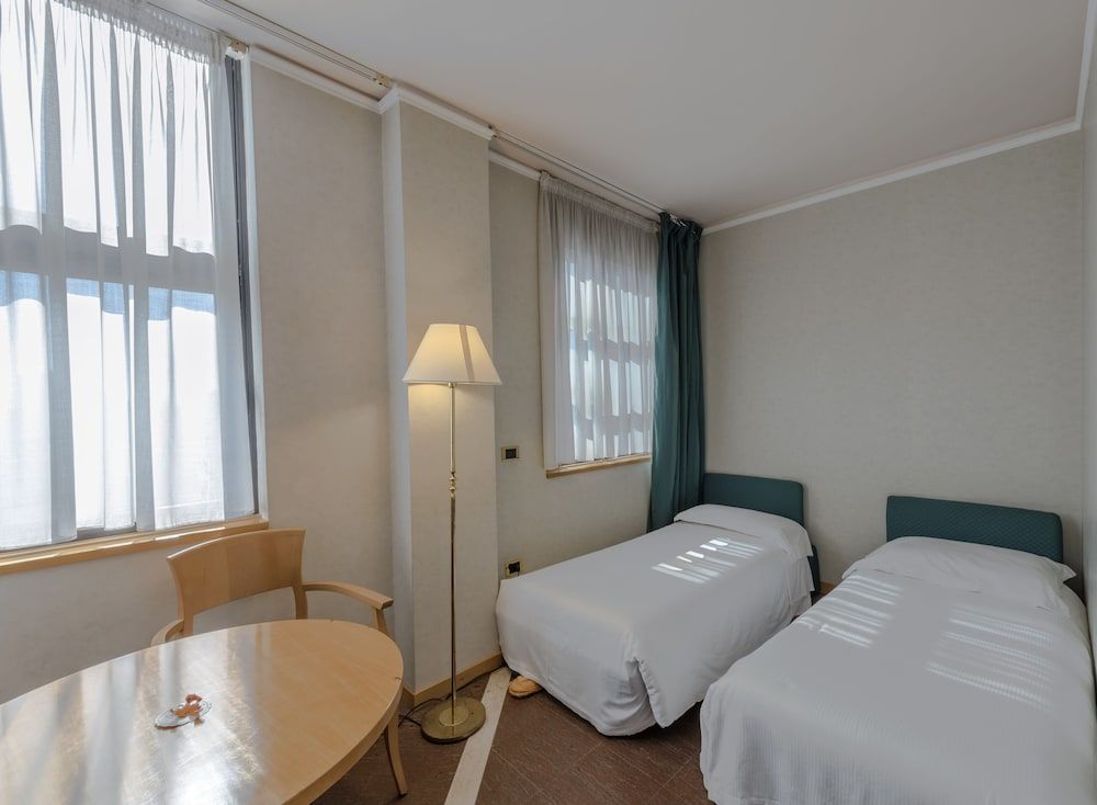 Caesar's Hotel Classic Triple Room