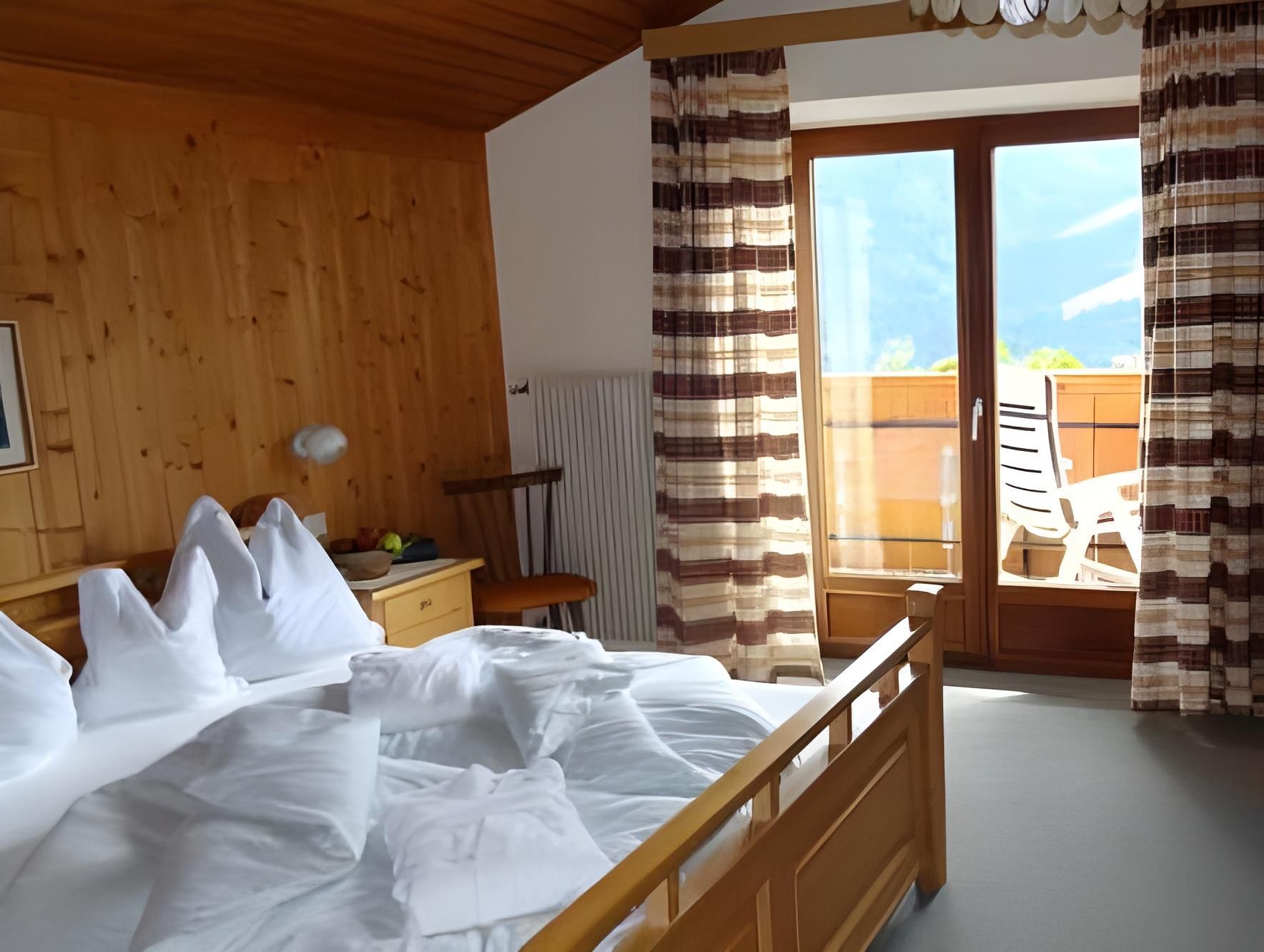 Standard Double or Twin Room with Mountain View