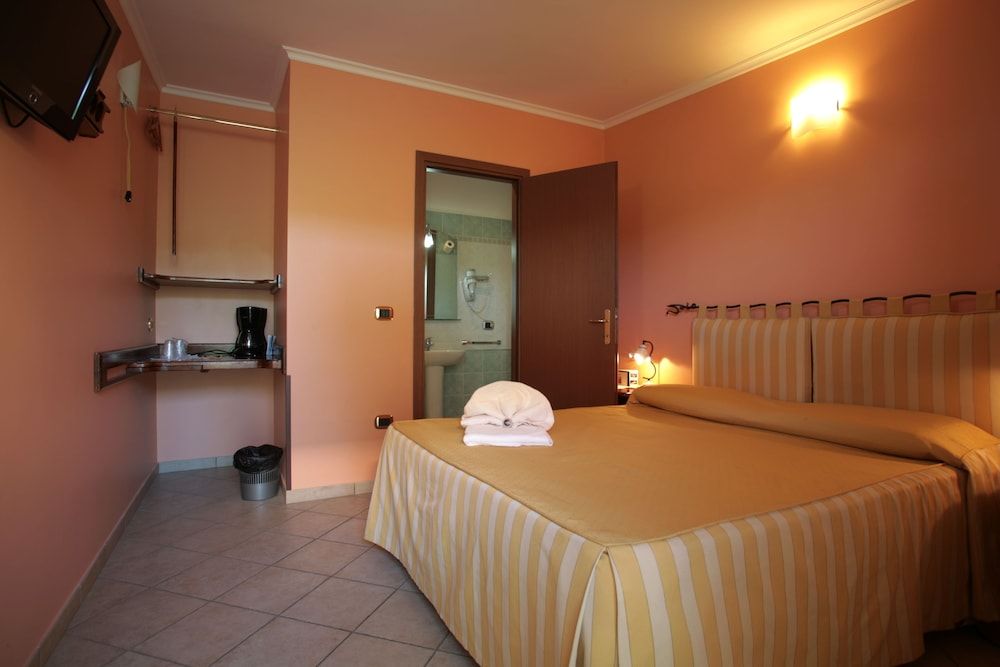 Economy Double Room, 1 Double Bed