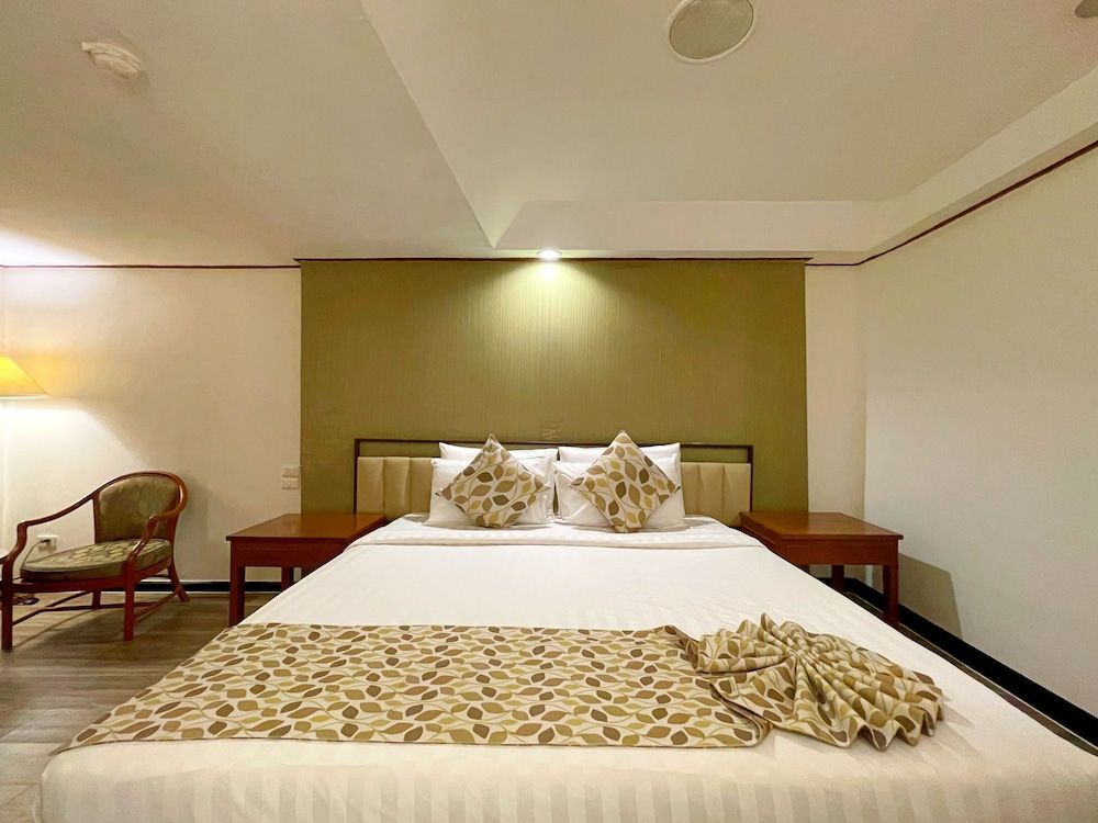 Superior Room, 1 King Bed