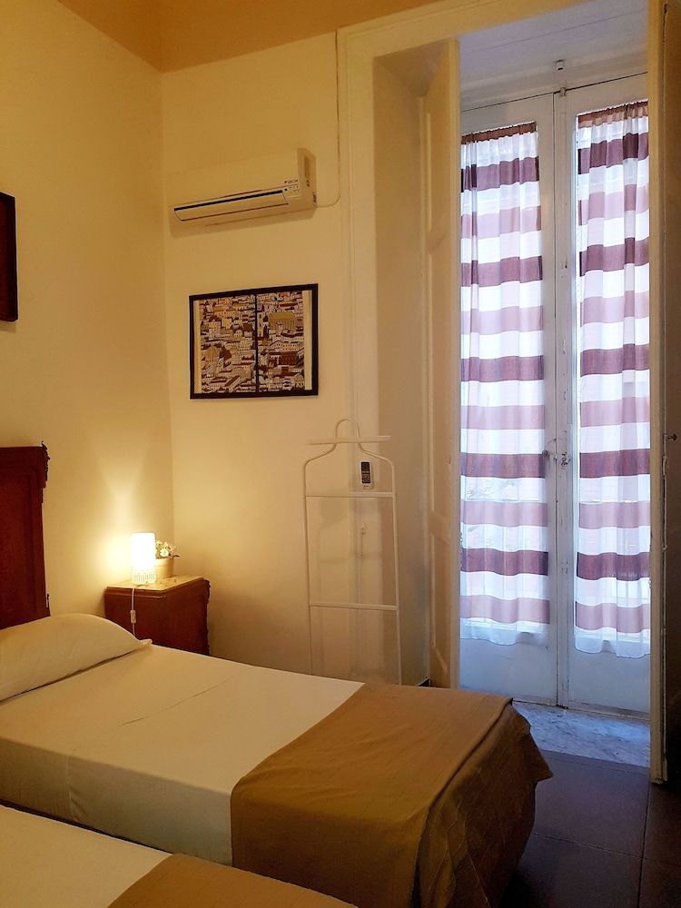 Platamon Twin Room (with Private External Bathroom)