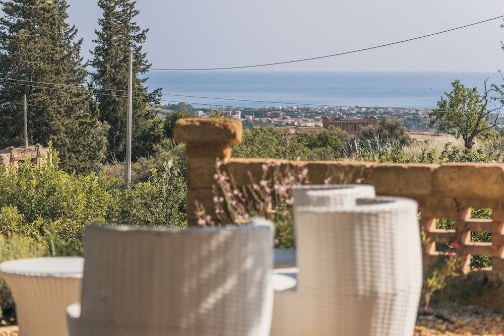 Villa La Lumia B&B Suites & Apartments Panoramic Suite, 1 Bedroom, Terrace, Sea View (Temples view) 2