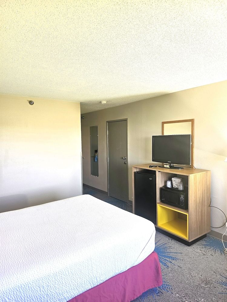 Room, 1 Queen Bed, Accessible, Non Smoking