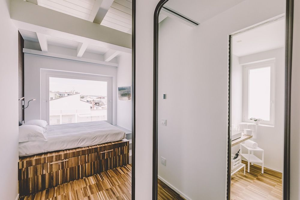 Suite 10 Luxury Suite, Multiple Beds, Sea View 10