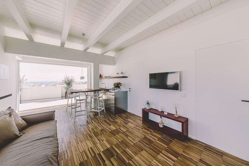 Suite 10 Luxury Suite, Multiple Beds, Sea View 11