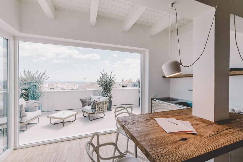 Suite 10 Suite, 1 Bedroom, Balcony 15