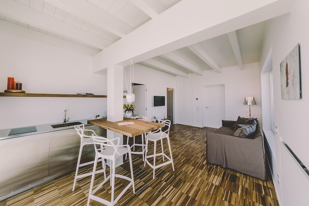 Suite 10 Luxury Suite, Multiple Beds, Sea View 12