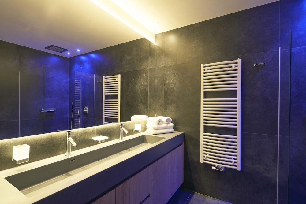 Hotel Cristallo Luxury Suite, Poolside 5