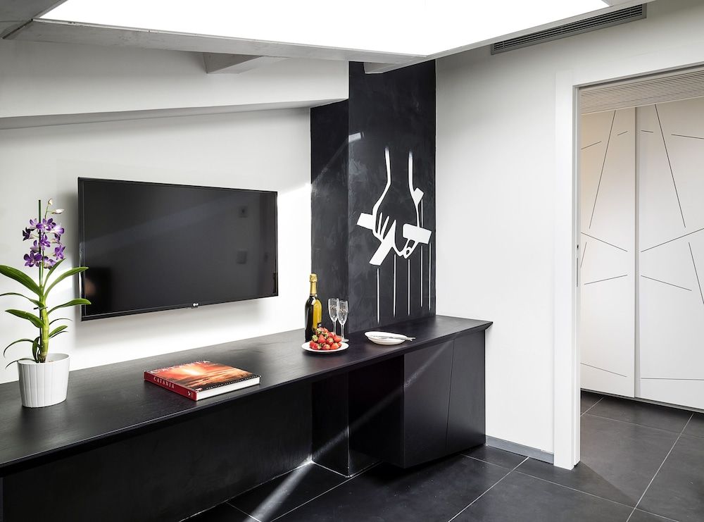 Duomo Suites & Spa Royal Suite, 2 Bathrooms 4